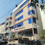 കോഴിക്കോട്  ‘പ്രിയദർശിനി’യിൽ നിന്ന് തെറിച്ചുവീണ് വിദ്യാർത്ഥിനിക്ക് പരിക്ക്