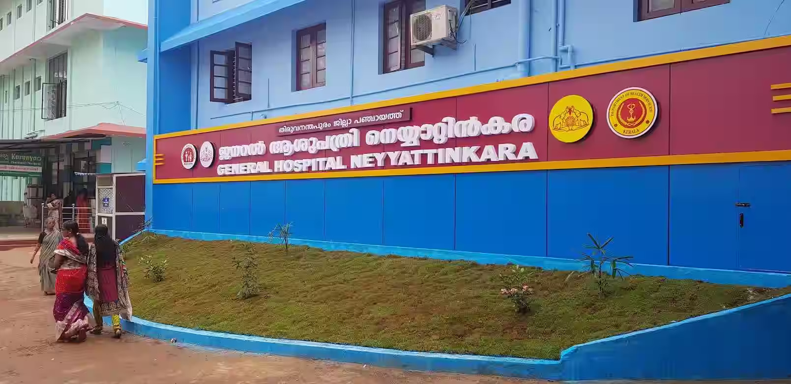 നെഞ്ചുവേദനയെന്ന് പറഞ്ഞിട്ടും ക്യൂവിൽ; നെയ്യാറ്റിൻകരയിൽ രോഗി മരിച്ച സംഭവം; കുടുംബം പരാതി നൽകി