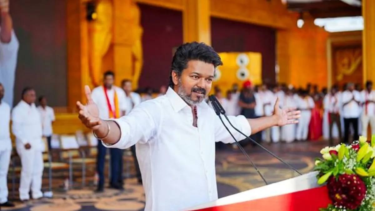 കരൂരിലെത്തി മുഖ്യമന്ത്രി വിജയ്: 32 കുടുംബങ്ങൾക്ക് സർക്കാർ ജോലി