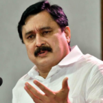ഫിഫ-യുവേഫ പോരിന് പുതിയ വഴിത്തിരിവ്; സൂപ്പര്‍ കപ്പ് കിരീടപ്പോരില്‍ പിഎസ്‌ജി-ആസ്റ്റന്‍ വില്ല പോരാട്ടം നിയന്ത്രിക്കാന്‍ സൊമാലിയന്‍ റഫറി ഒമര്‍ അര്‍ത്താന്‍