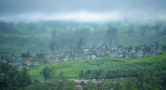 ഇടുക്കിയിൽ കനത്ത മഴ: ജാഗ്രത ശക്തമാക്കി കളക്ടർ; ടൂറിസത്തിലും നിർമ്മാണ മേഖലയിലും നിയന്ത്രണം തുടരുന്നു