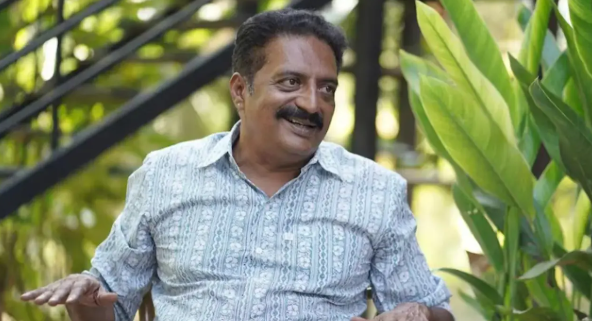  പ്രകാശ് രാജിന്റെ പേര് വോട്ടർ പട്ടികയിൽനിന്നും വെട്ടിമാറ്റി; നടപടി വലിയ തമാശയെന്ന് നടൻ