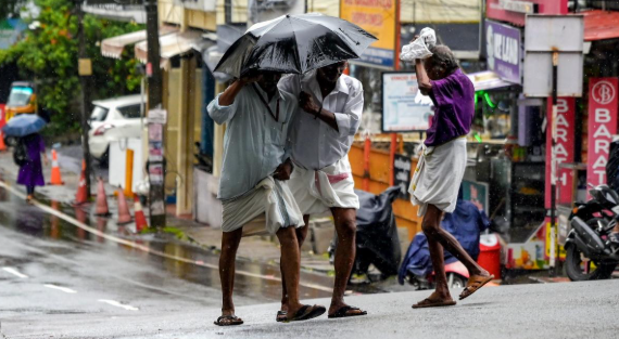 കനത്ത മഴ തുടരുന്നു, 6 ജില്ലകളിൽ യെല്ലോ അലെർട് ; ജാഗ്രത പാലിക്കാൻ നിർദ്ദേശം