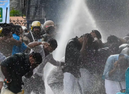 പി.എസ്.സി ഉദ്യോഗാർത്ഥികൾക്ക് ഐക്യദാർഢ്യം പ്രഖ്യാപിച്ച് നടത്തിയ യുവമോർച്ച സെക്രട്ടറിയേറ്റ് മാർച്ചിൽ സംഘർഷം