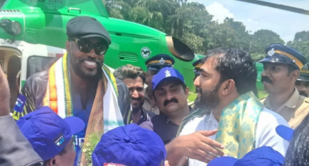 ക്രിസ് ഗെയ്‌ലിനെ ‘പുതുപ്പള്ളി’ എന്ന് പറഞ്ഞു പഠിപ്പിച്ച് ചാണ്ടി ഉമ്മൻ