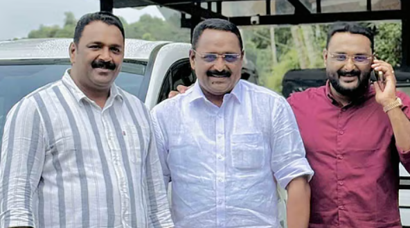 മുട്ടിൽ മരംമുറി കേസ്: അഗസ്റ്റിൻ സഹോദരങ്ങളുടെ ആവശ്യം തള്ളി ചോറ്റാനിക്കര കോടതി; വിചാരണ തുടരും