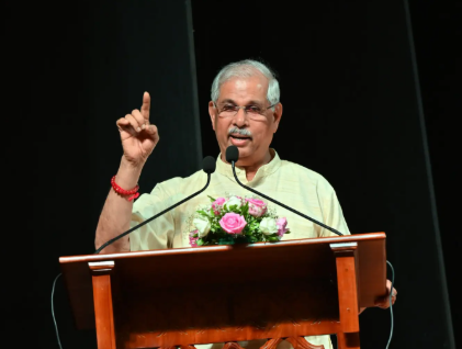 പിഎസ്‌സി തട്ടിപ്പ് പരാതിയിൽ ഇടപെട്ട് ഗവർണർ രാജേന്ദ്ര ആർലേക്കർ; പിഎസ്‌സി സെക്രട്ടറിയെ വിളിച്ചുവരുത്തി