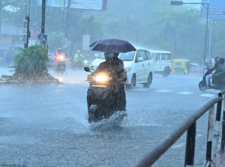  കേരളത്തിൽ മഴ ശക്തമാകുന്നു: 5 ജില്ലകളിൽ ഇന്ന് യെല്ലോ അലർട്ട്