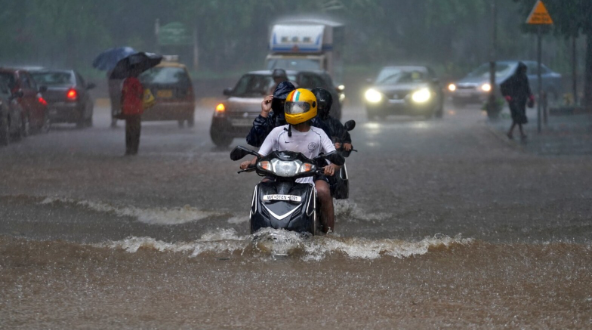 ഇടുക്കിയില്‍ ശക്തമായ മഴ: മലയോരത്ത് രാത്രിയാത്രാ നിരോധനം കര്‍ശനമാക്കി