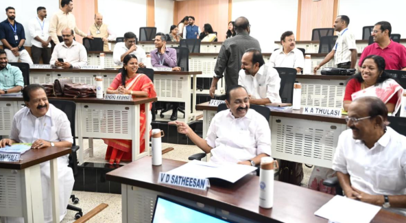 കോഴിക്കോട് ഐ.ഐ.എമ്മിൽ മുഖ്യമന്ത്രിയുടെയും മന്ത്രിമാരുടെയും നേതൃത്വ പരിശീലനം ആരംഭിച്ചു