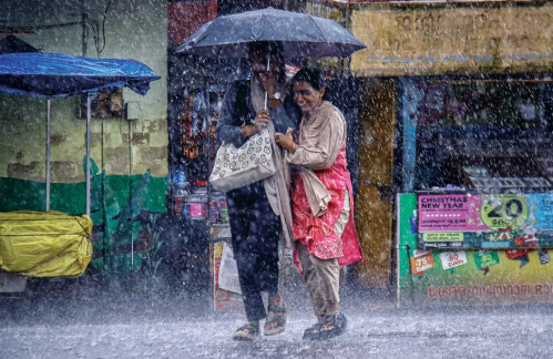 ശക്തമായ ചൂടിന് വിരാമം, മഴ വരുന്നു ; ആലപ്പുഴയിലും എറണാകുളത്തും നാളെ യെല്ലോ അലർട്ട്