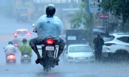 സംസ്ഥാനത്ത് തുലാവർഷം ശക്തം: 4 ജില്ലകളിൽ ഓറഞ്ച് അലേർട്ട്, മത്സ്യതൊഴിലാളികൾക്ക് വിലക്ക്